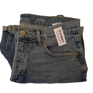 Extra High-Waisted Button-Fly Sky-Hi Straight Cut-Off Jean Shorts 7-inch inseam